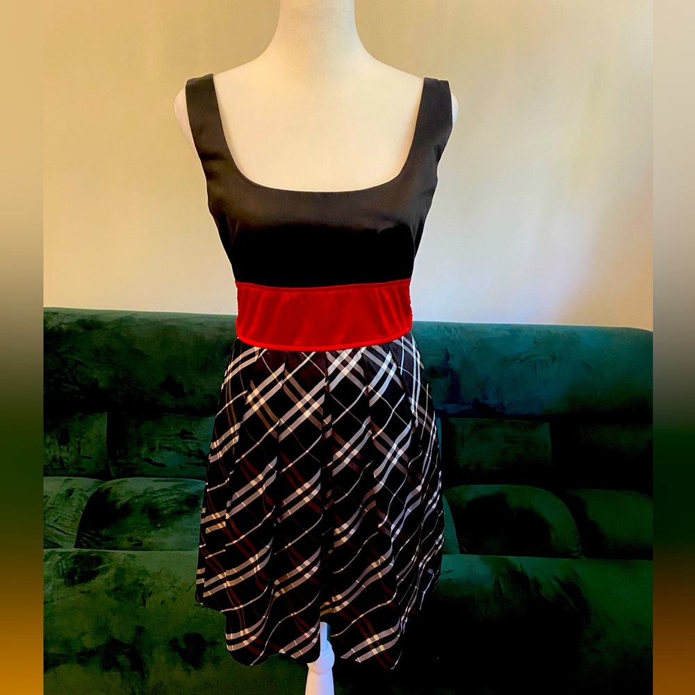 Classy holiday cocktail dress